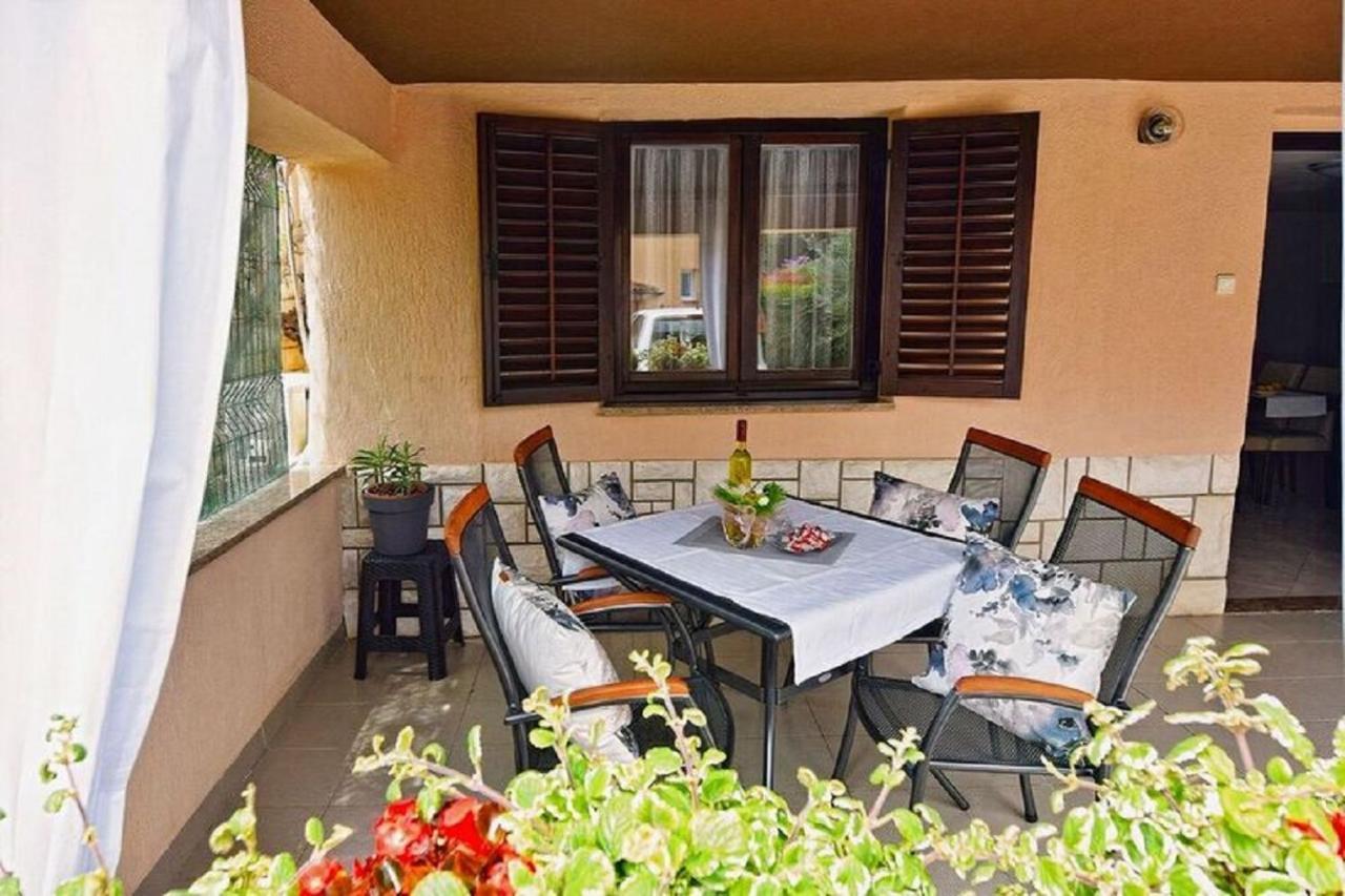 Apartmani Sole Pjescana Uvala Buitenkant foto