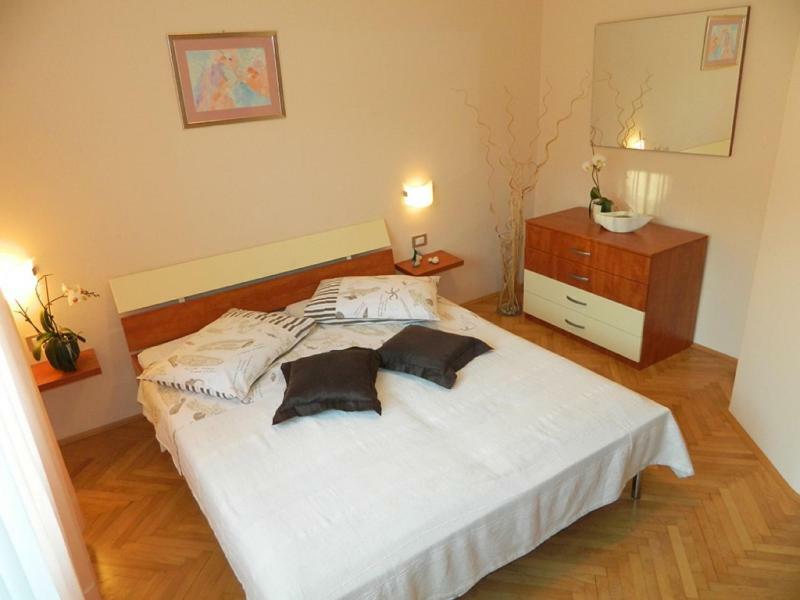 Apartmani Sole Pjescana Uvala Buitenkant foto